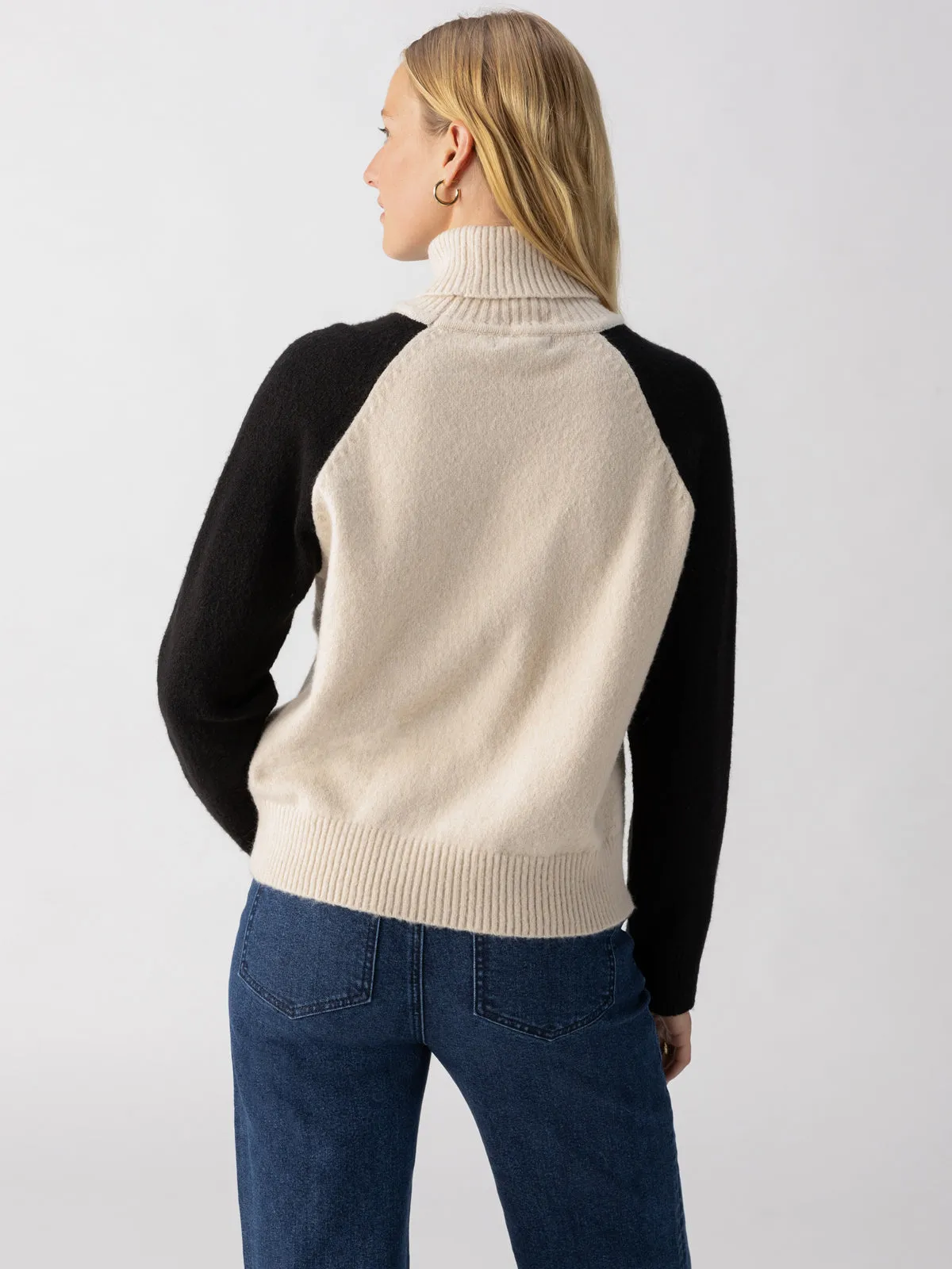 Cozy Day Sweater Toasted Almond Black