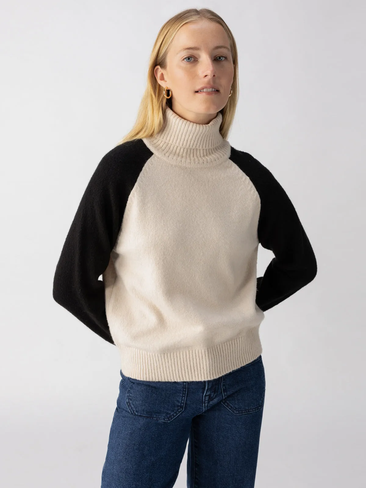 Cozy Day Sweater Toasted Almond Black