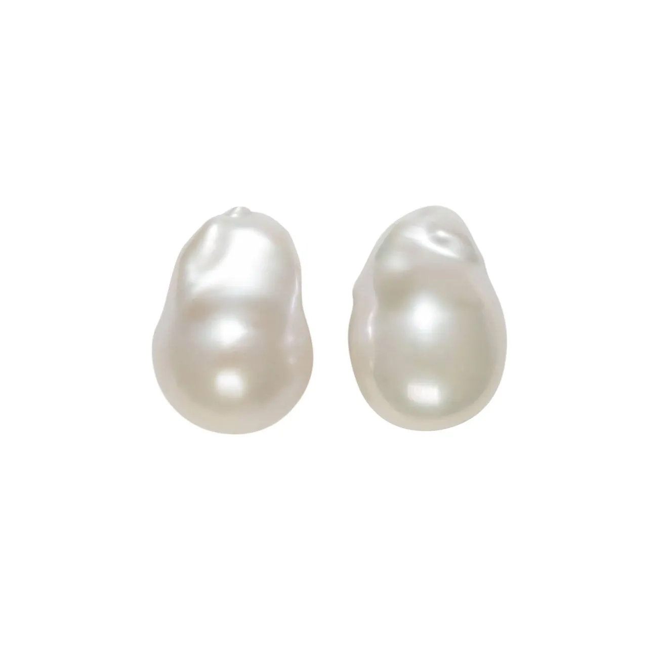 Elegant Baroque Pearl Earrings WE00342