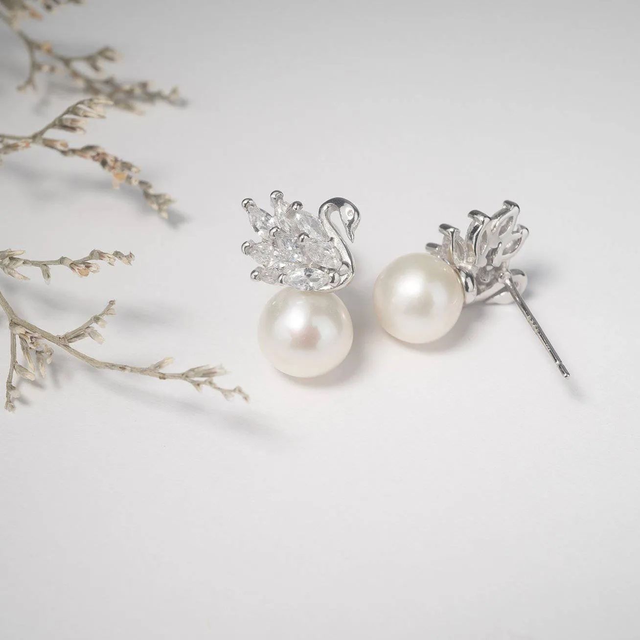 Elegant Freshwater Pearl Earrings WE00041