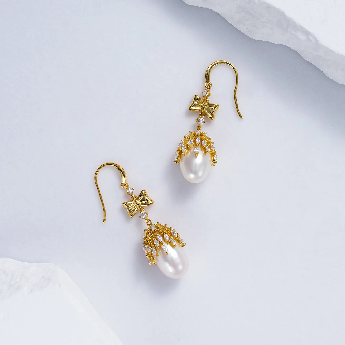 Elegant Freshwater Pearl Earrings WE00233