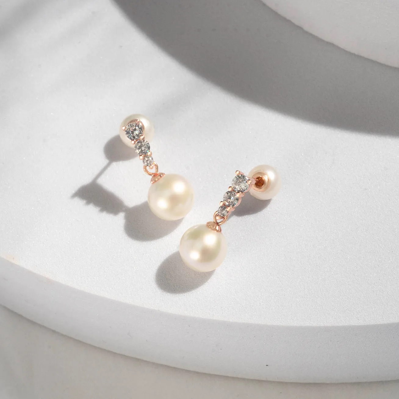 Elegant Freshwater Pearl Earrings WE00442