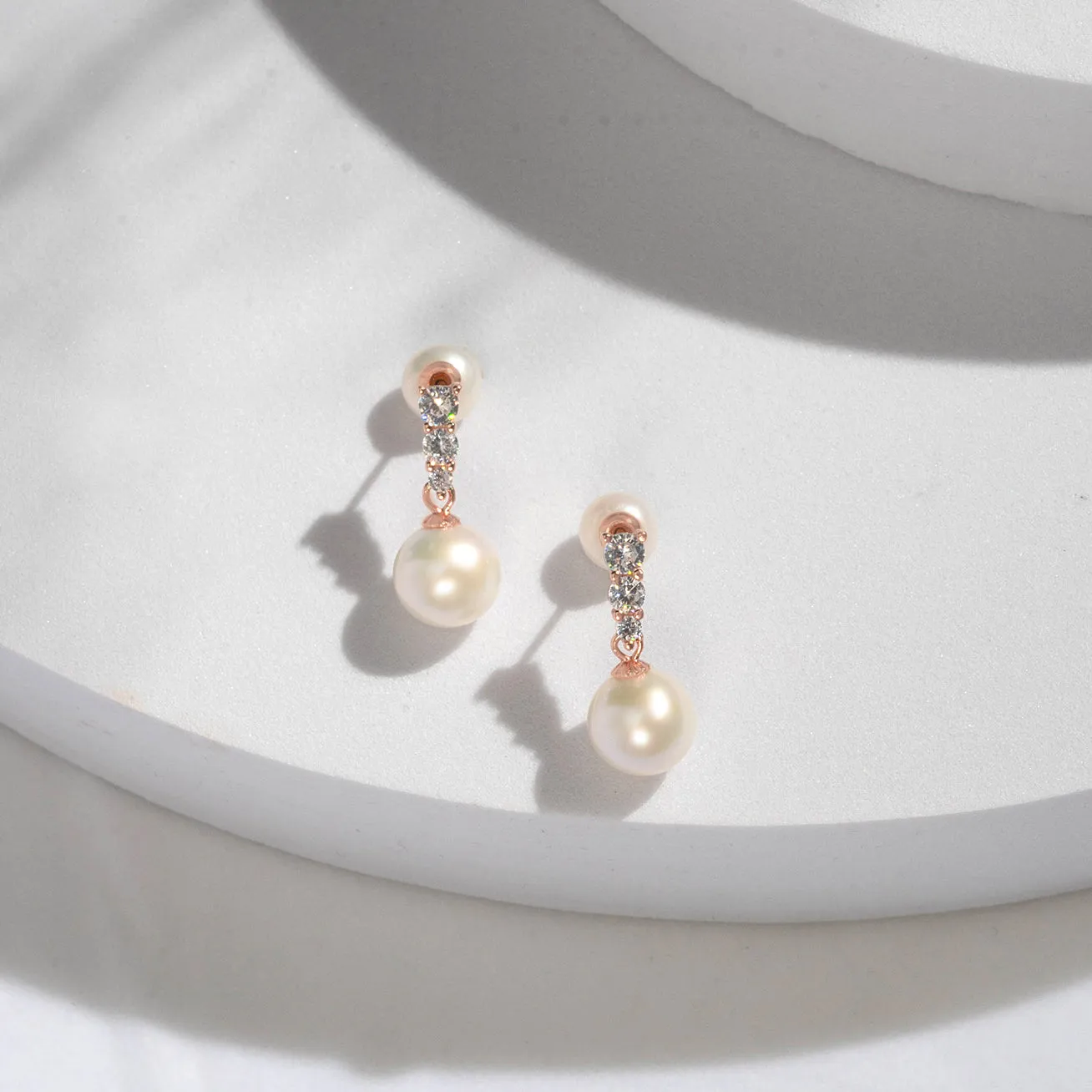 Elegant Freshwater Pearl Earrings WE00442