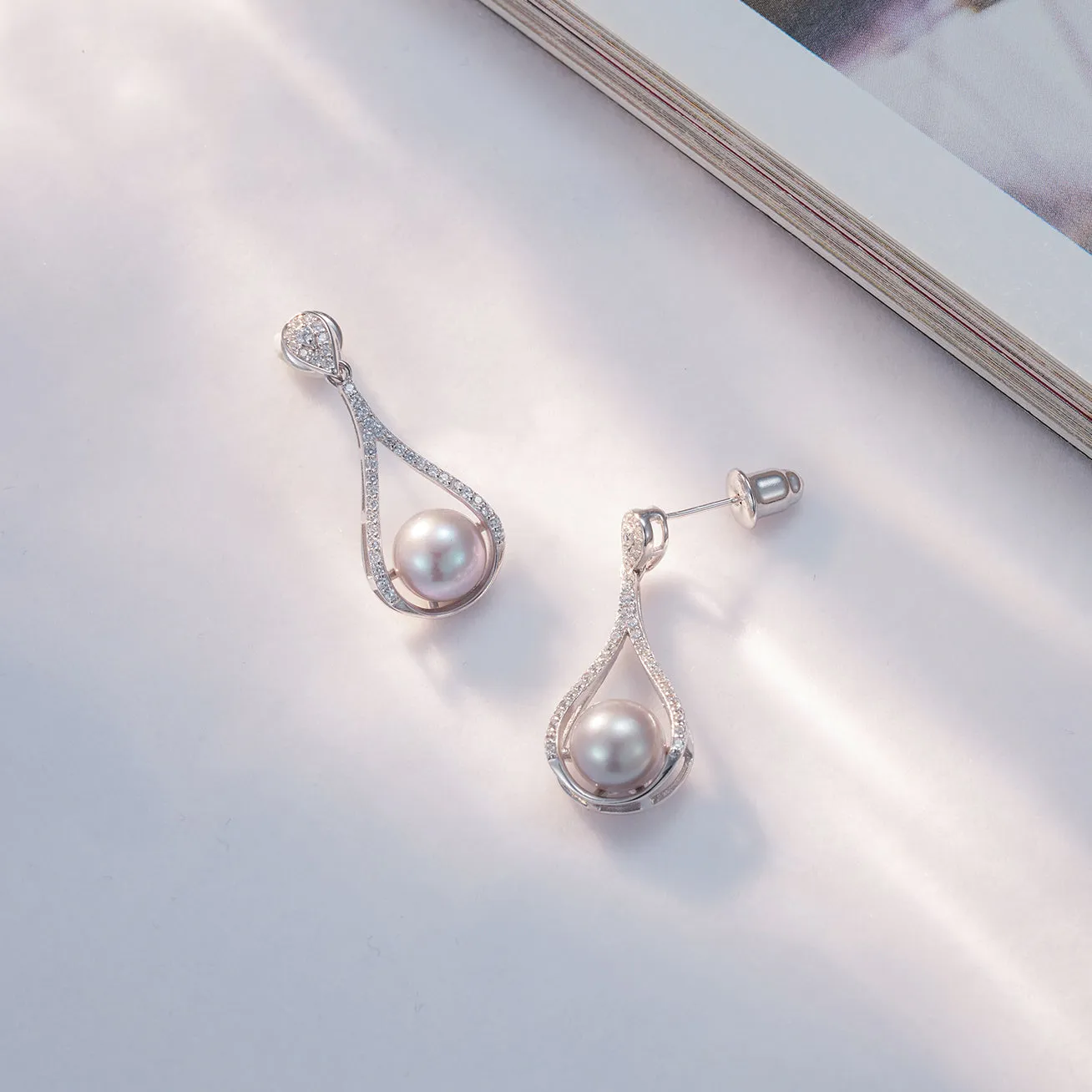 Elegant Freshwater Pearl Earrings WE00639