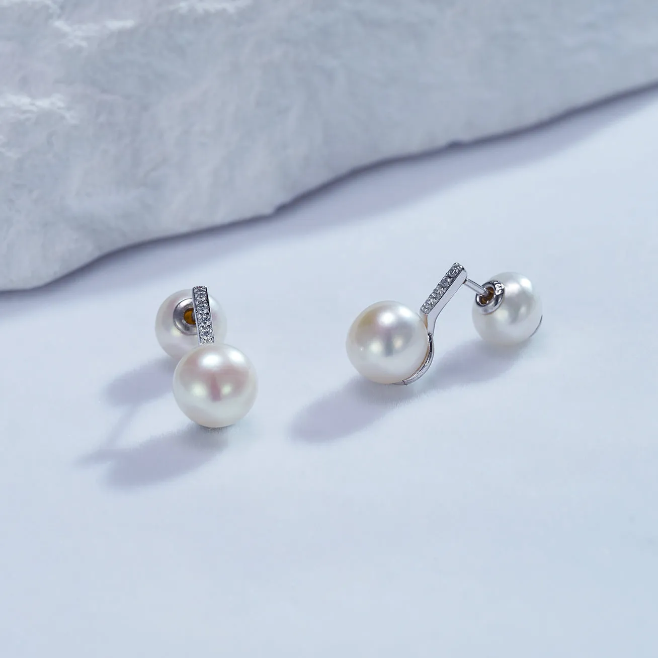 Elegant Freshwater Pearl Earrings WE00685