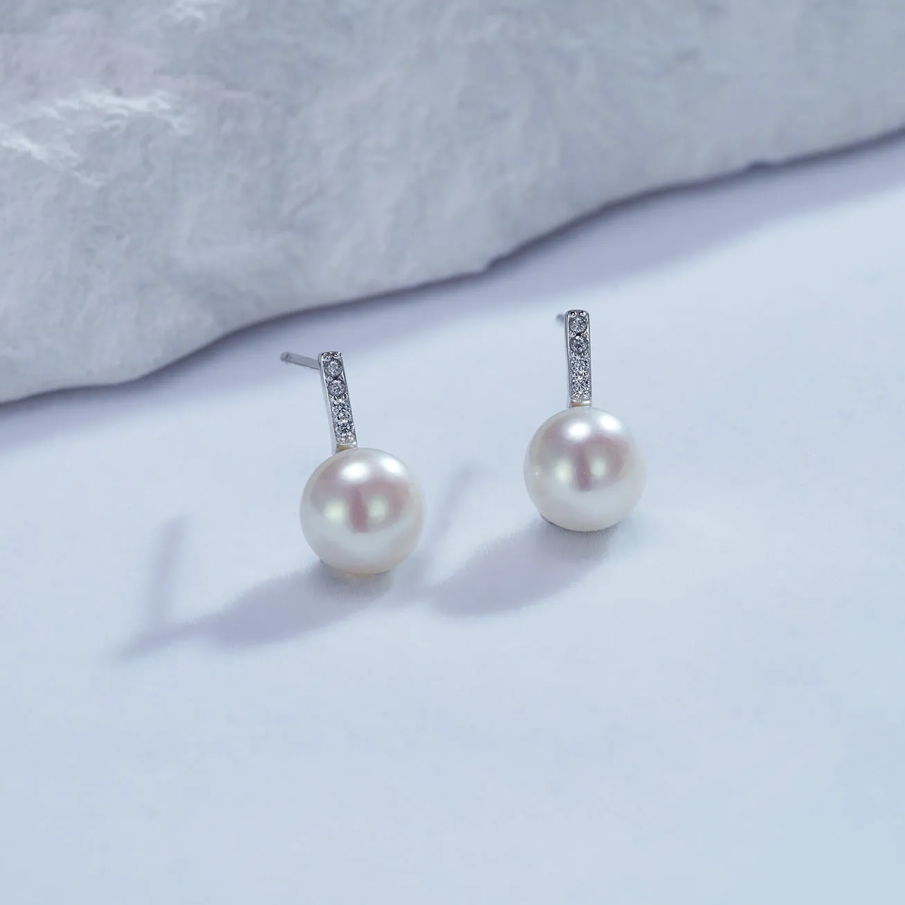 Elegant Freshwater Pearl Earrings WE00685