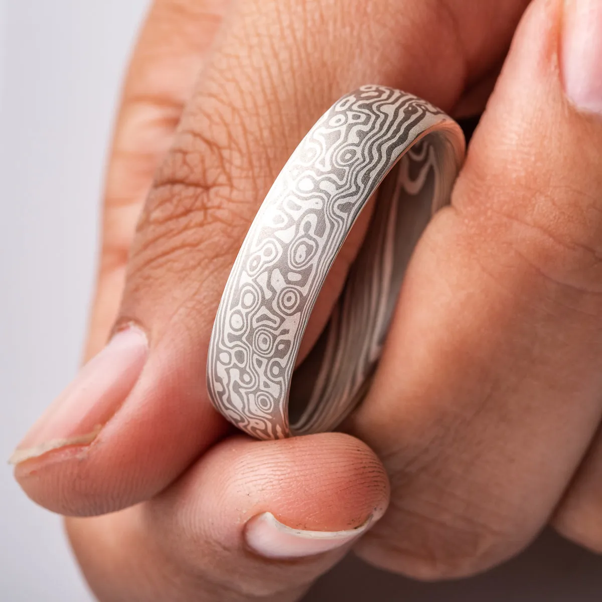 Elegant Twist/Droplet Pattern Ring in Ash