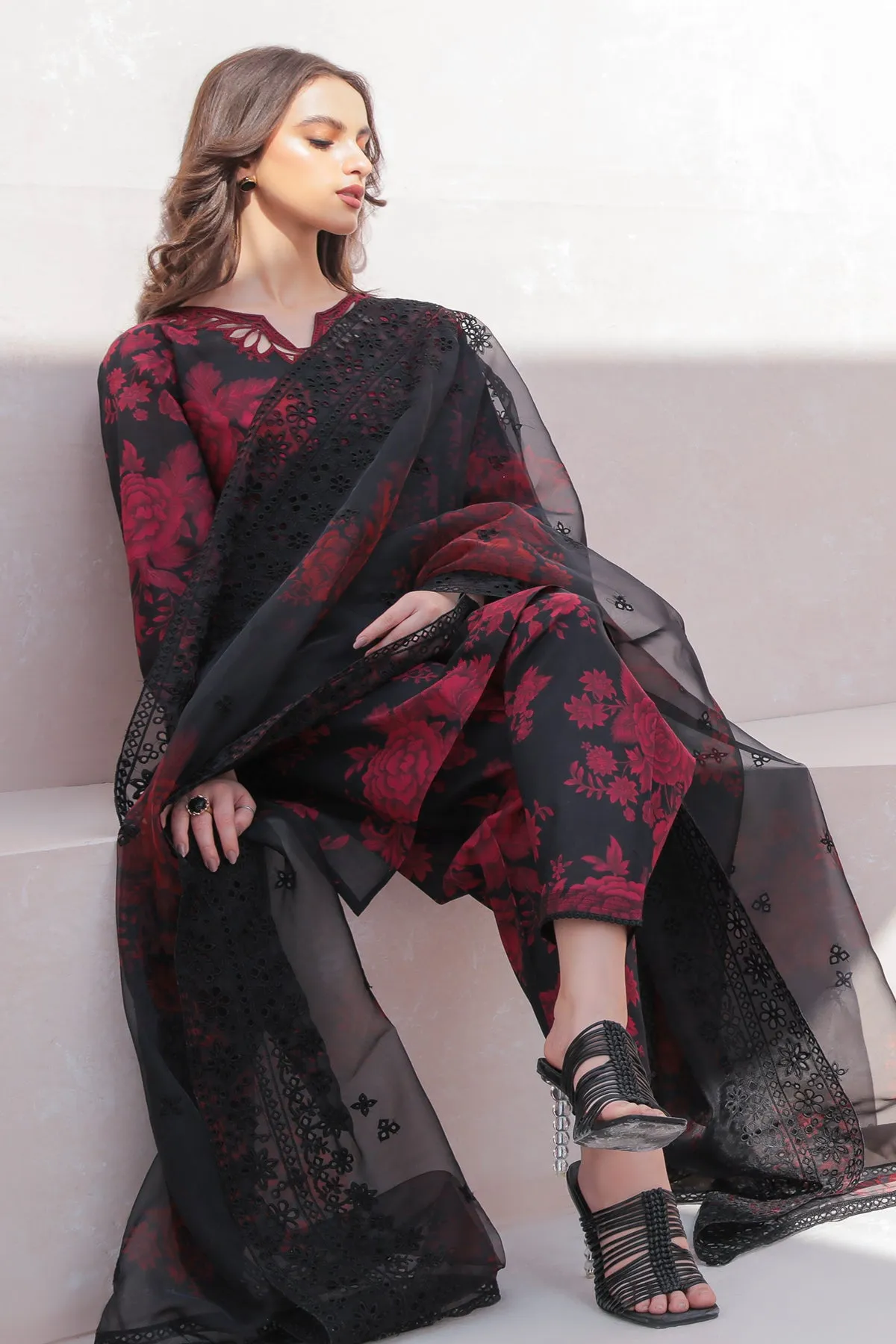 EMBROIDERED LAWN UF-327