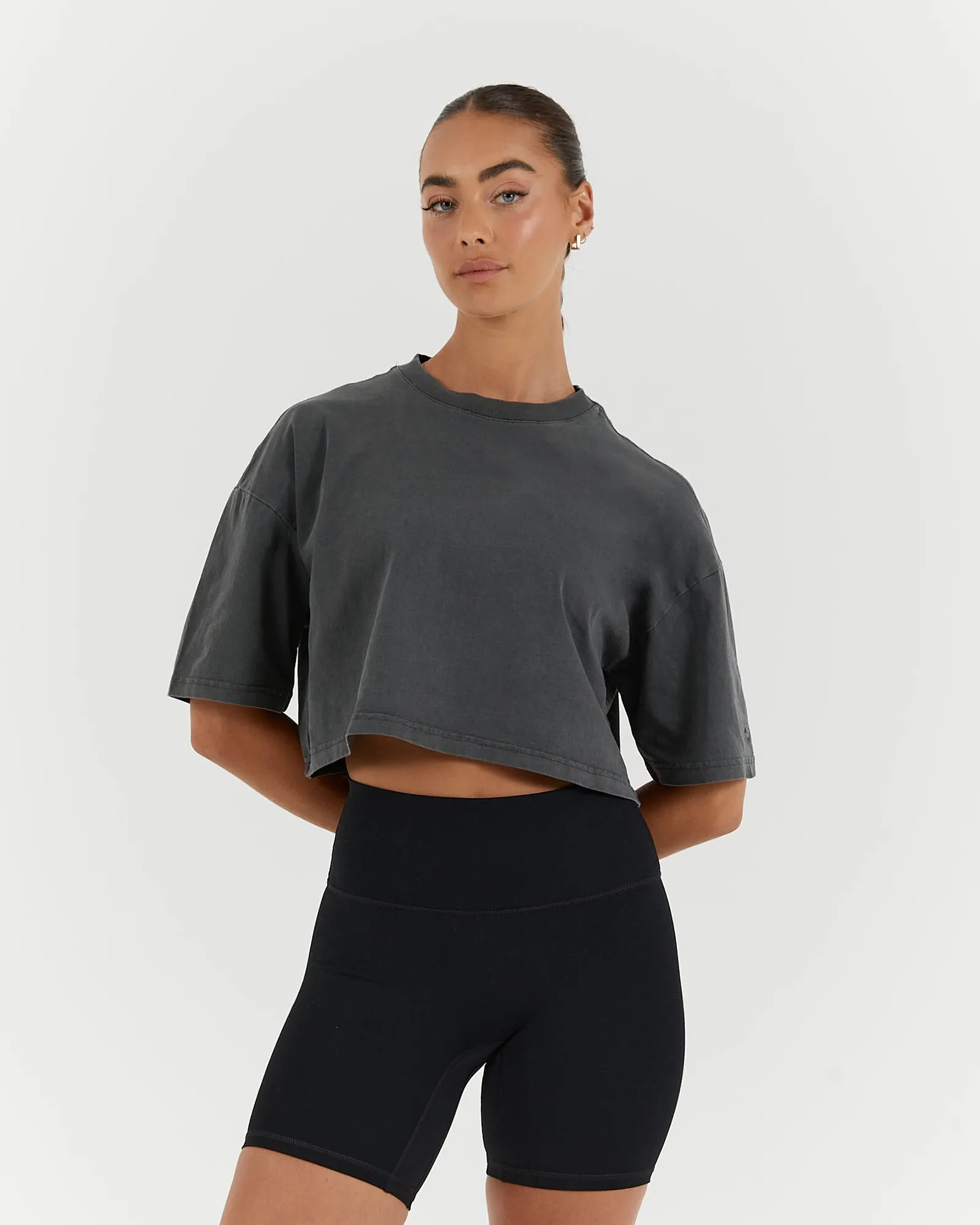 ESSENTIALS CROPPED TEE - FADED ONYX