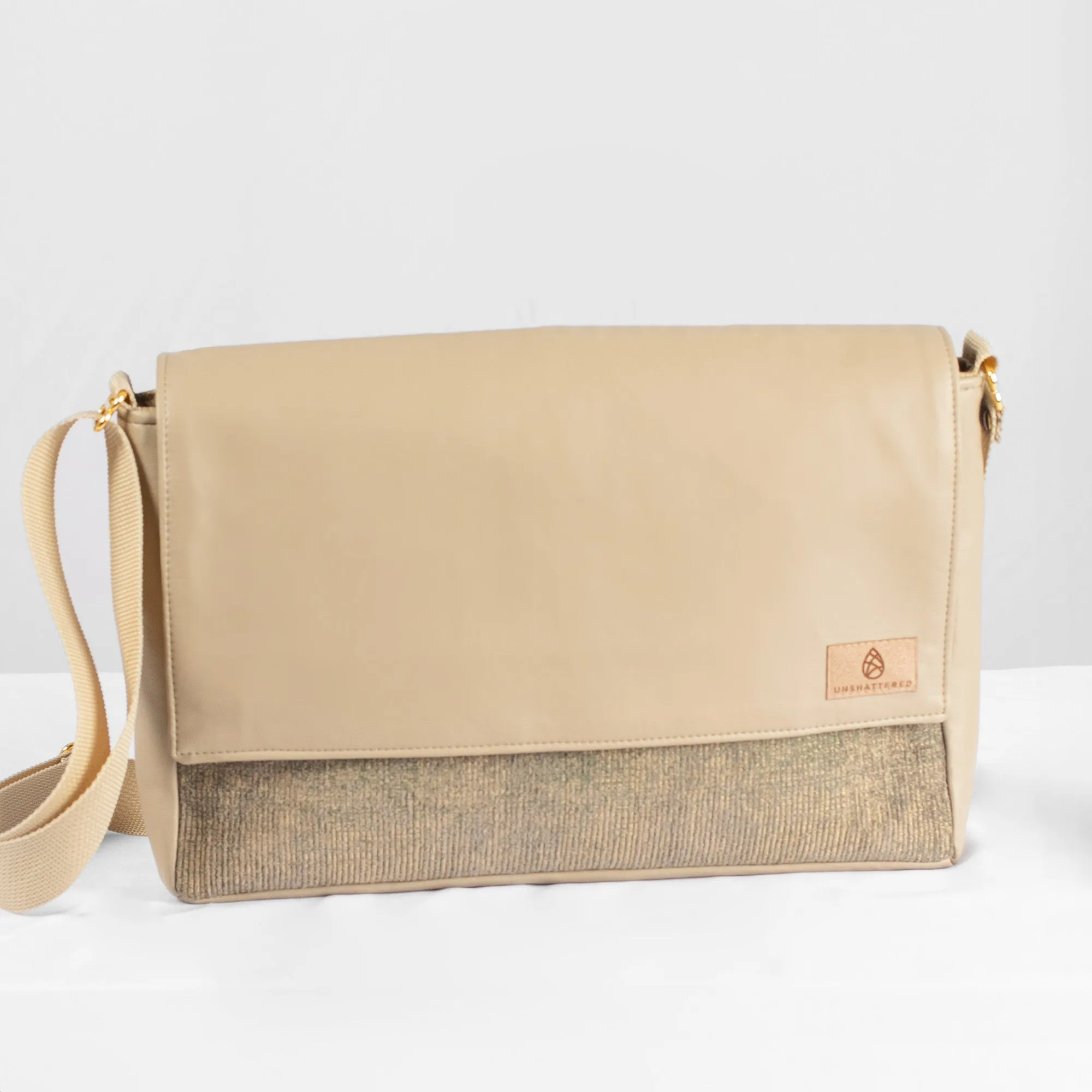 Tina Classic Messenger